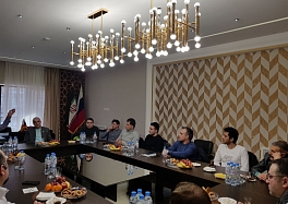 جلسه با حضور جمعی از تجار ایرانی در شهر آستراخان در سرای تجاری ایرانیان